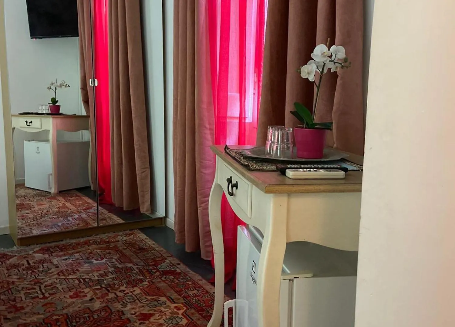 B&B Ventisei Scalini A Trastevere Rom Bed & Breakfast