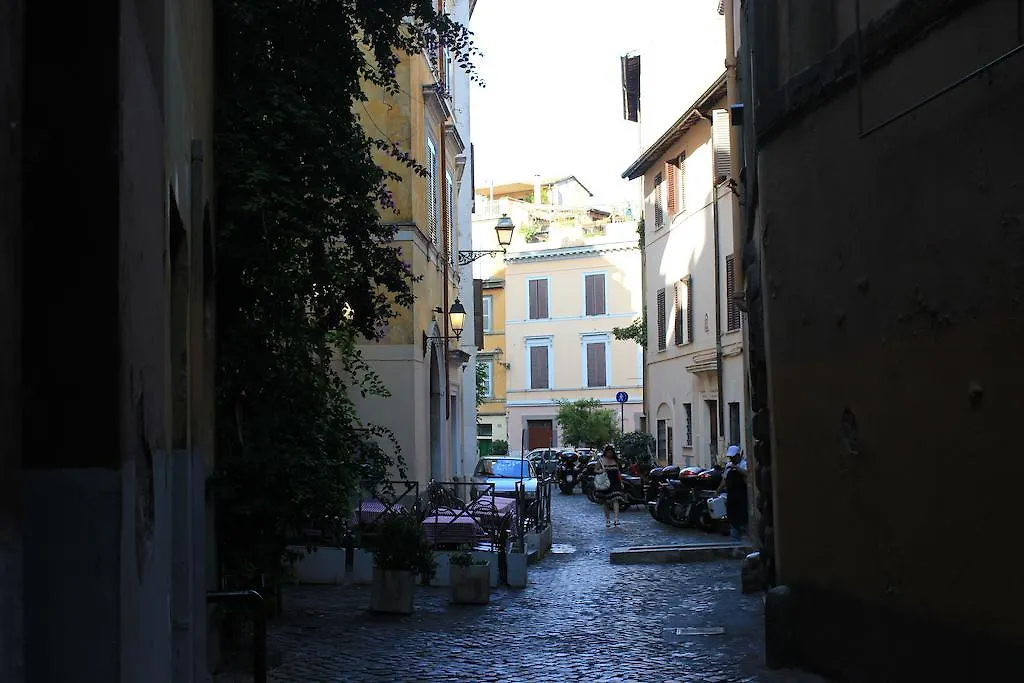 B&B Ventisei Scalini A Trastevere Rom Bed & Breakfast